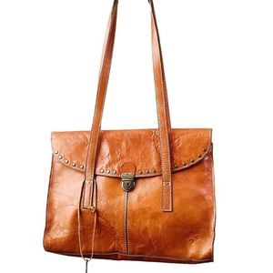 PATRICIA NASH-LEATHER CROSSBODY BAG - no key